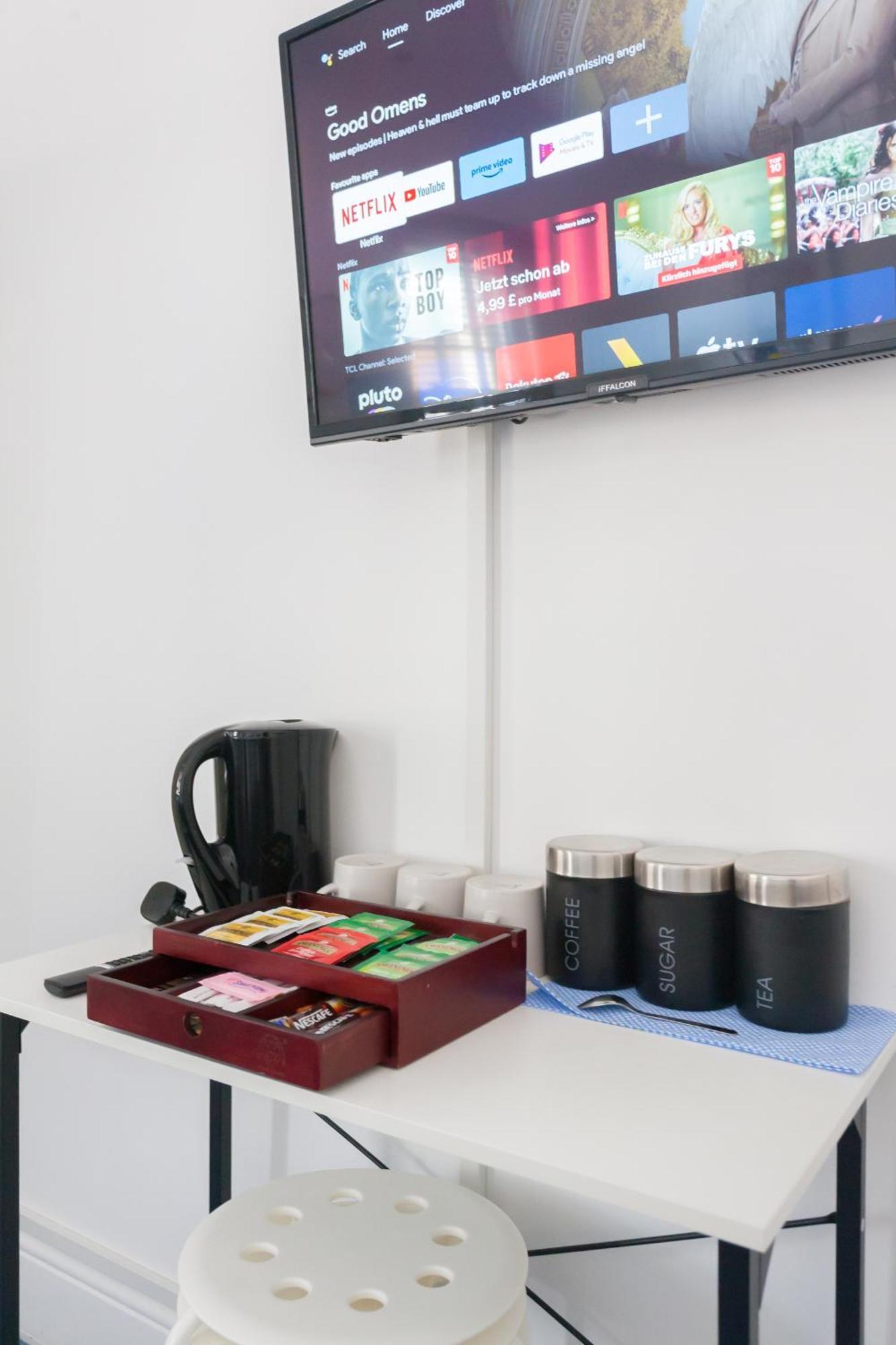 Wood Green Budget Rooms - Next To Mall & Metro Station - 10 Min To City Center London Exterior photo