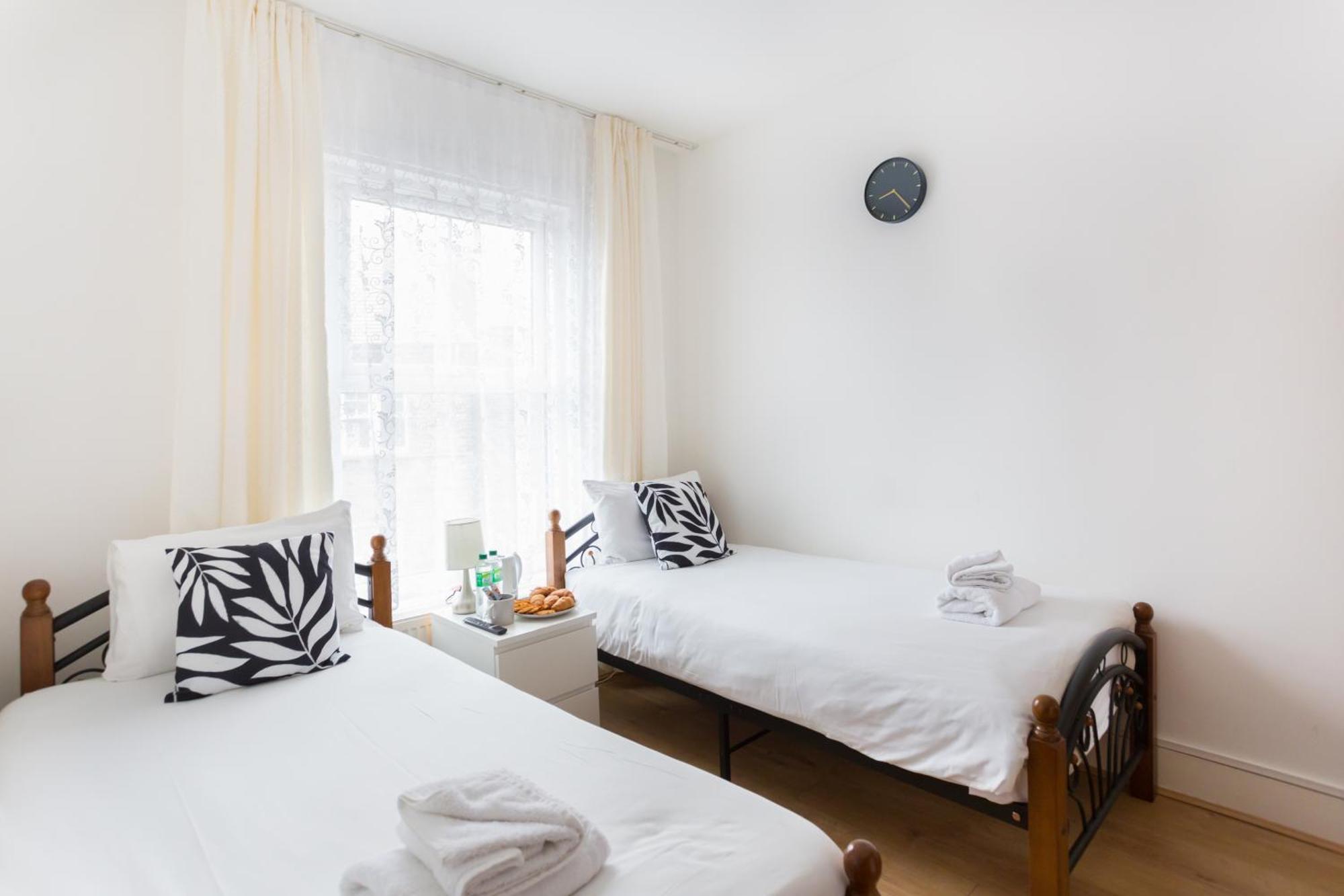 Wood Green Budget Rooms - Next To Mall & Metro Station - 10 Min To City Center London Exterior photo